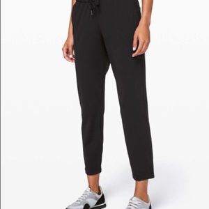 Lululemon On the Fly 7/8 pant *woven